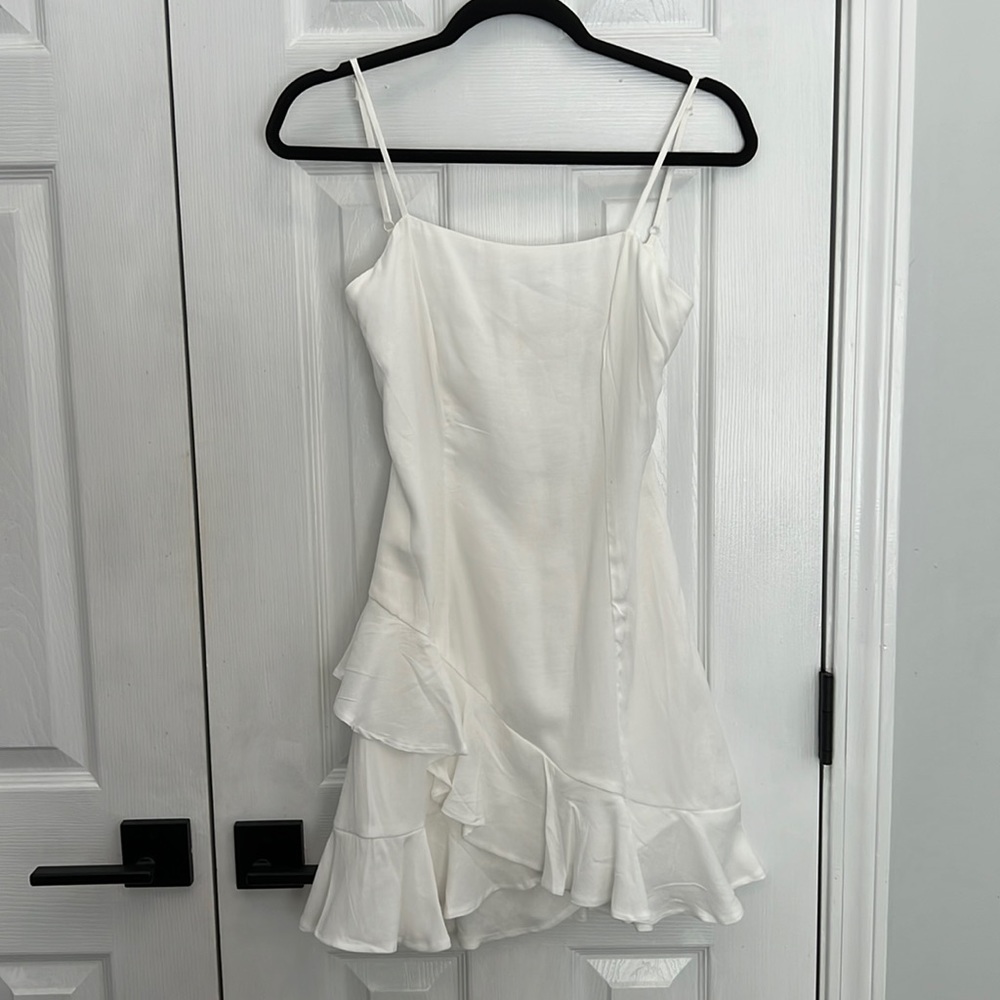 Backless dress with bow